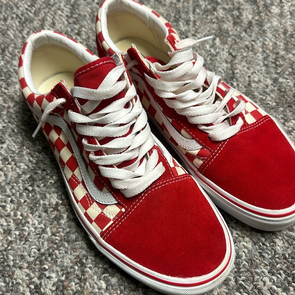EUC red checkerboard old skool vans M9.5/W11